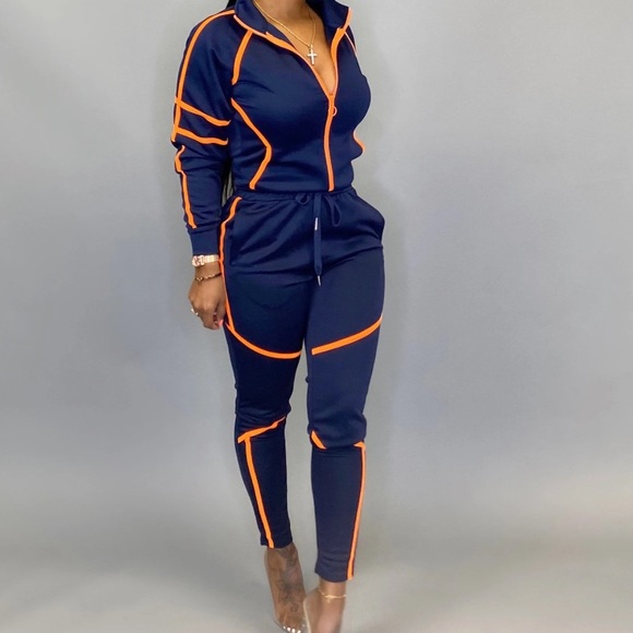 Tracksuits - Picture 3 of 6